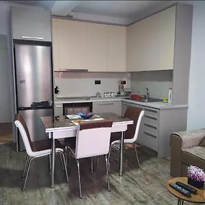 Appartamento #1 Modern 1br With Balcony In Up-and-coming Hip Area, Tirana